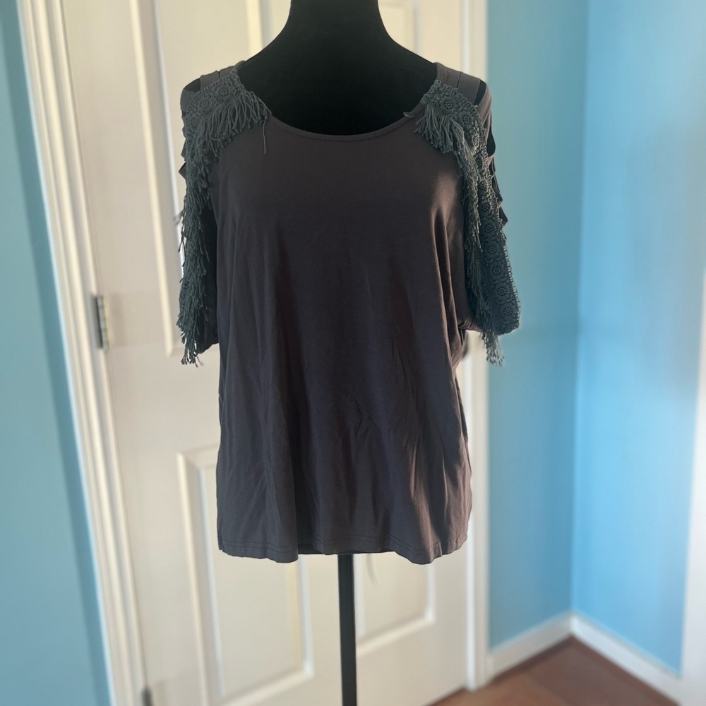 POL Gray Lace Fringe Embroidered Alit Sleeve Trim Women's Top SZ M